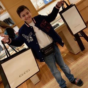 Meet your Posher, Alan